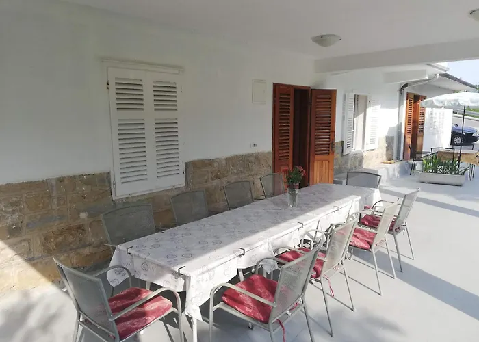 House Toni * Банёл