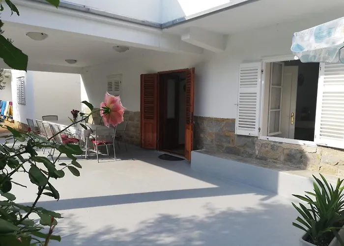 House Toni * Банёл